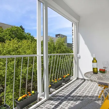 Lydia Appartement *